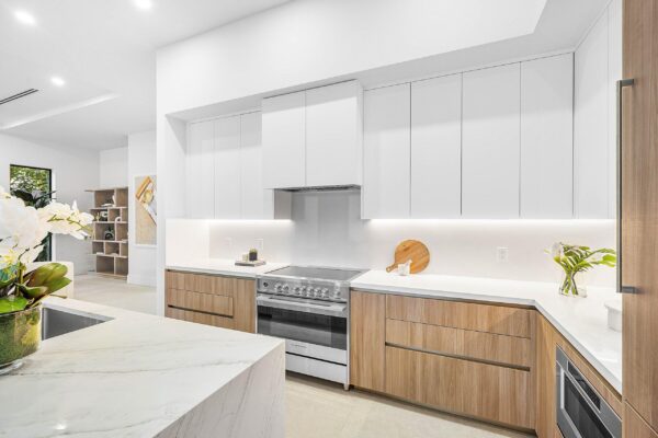 20260311190034781378000000